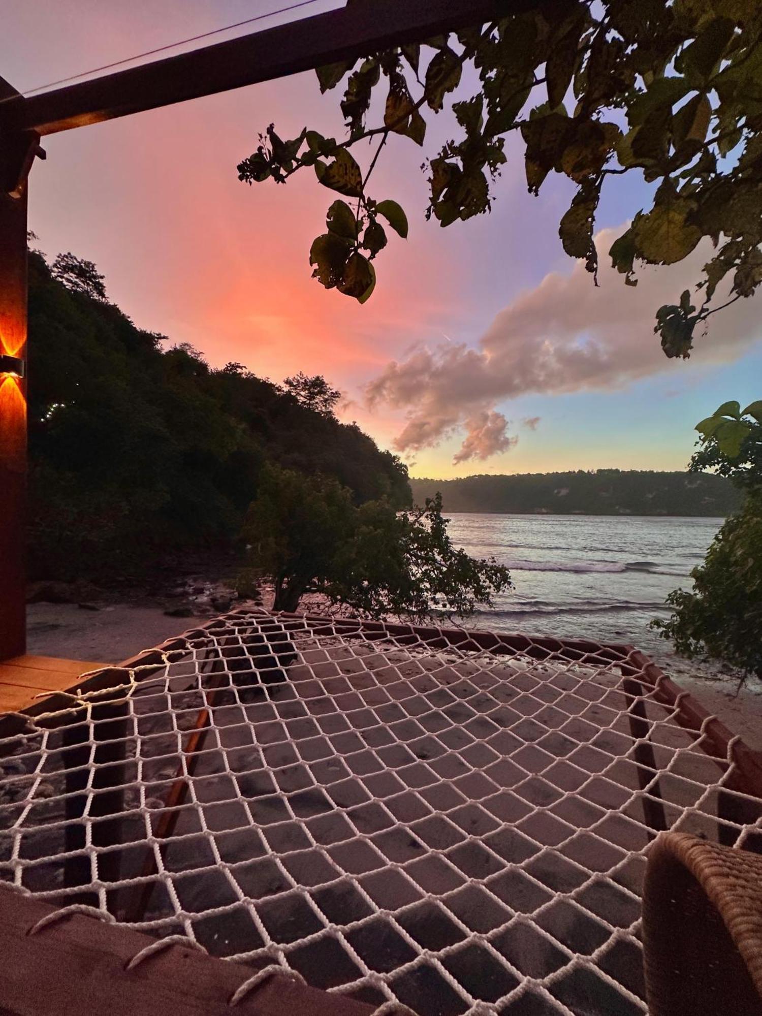 Beachfront Luxury Dome Villas - Gamat Bay Resort นูซาเปอนีดา ภายนอก รูปภาพ