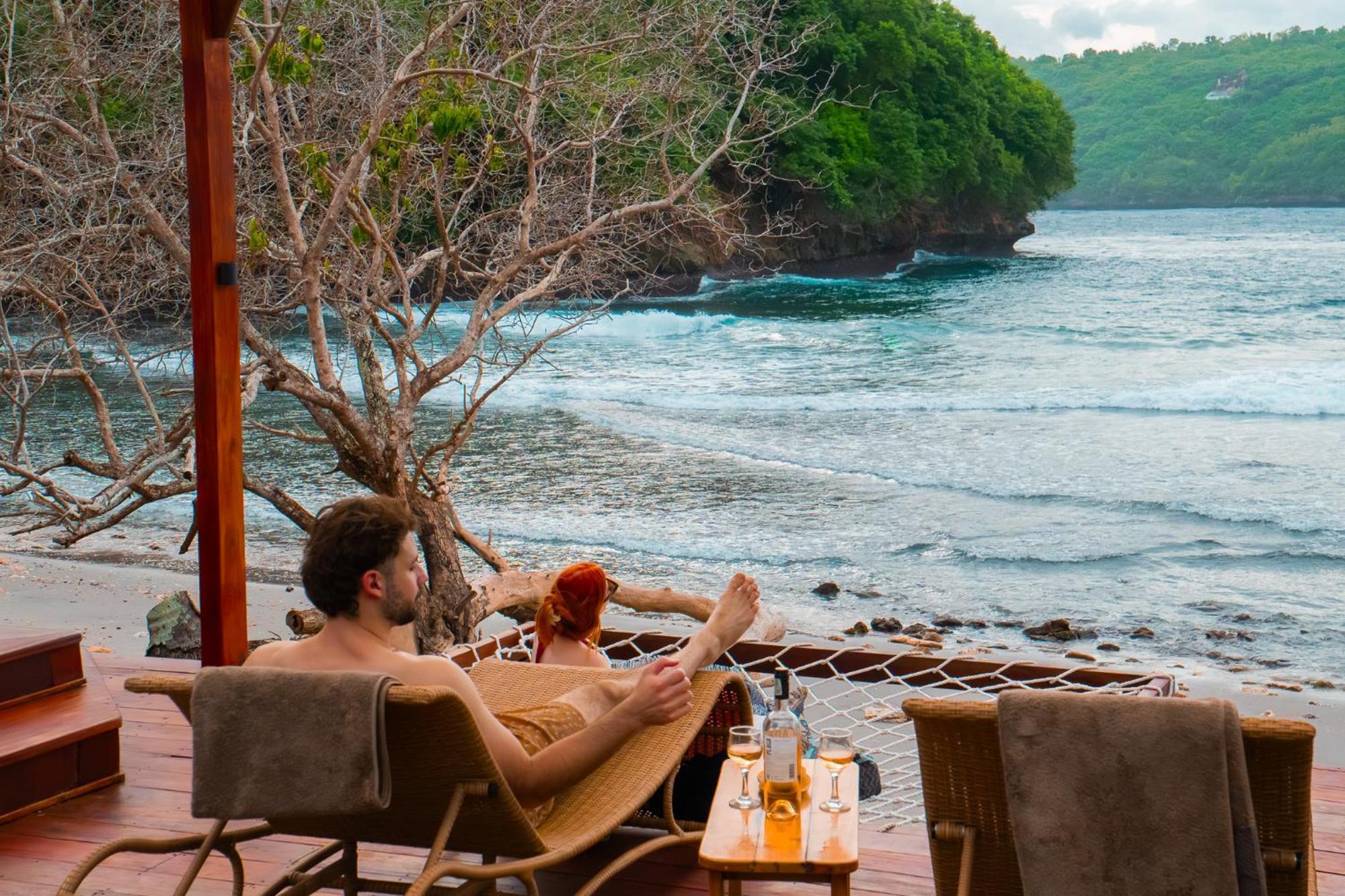 Beachfront Luxury Dome Villas - Gamat Bay Resort นูซาเปอนีดา ภายนอก รูปภาพ