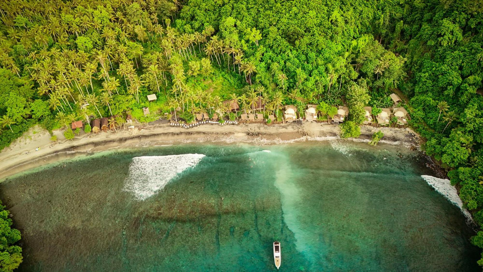 Beachfront Luxury Dome Villas - Gamat Bay Resort นูซาเปอนีดา ภายนอก รูปภาพ