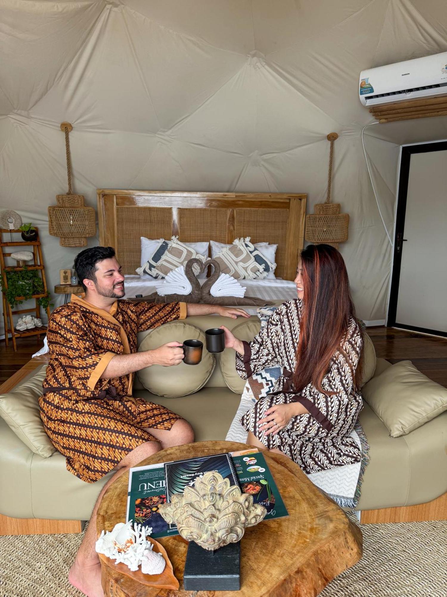 Beachfront Luxury Dome Villas - Gamat Bay Resort นูซาเปอนีดา ภายนอก รูปภาพ